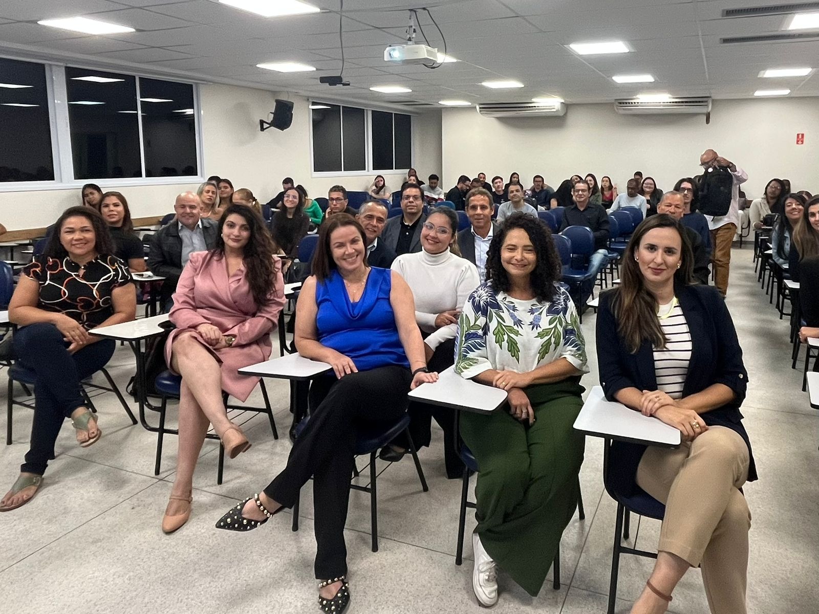 Disque Denúncia participa de palestra sobre violência contra a mulher na Estácio de Angra dos Reis